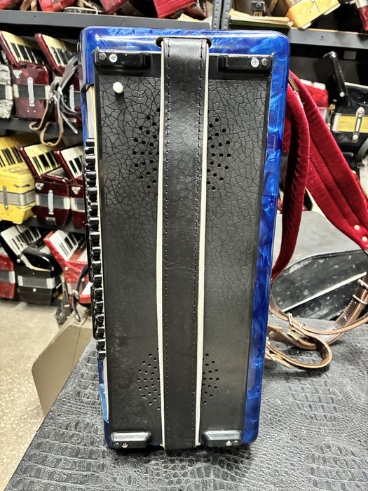 Acordeon nemtesc Weltmeister Diana cu 96 basi