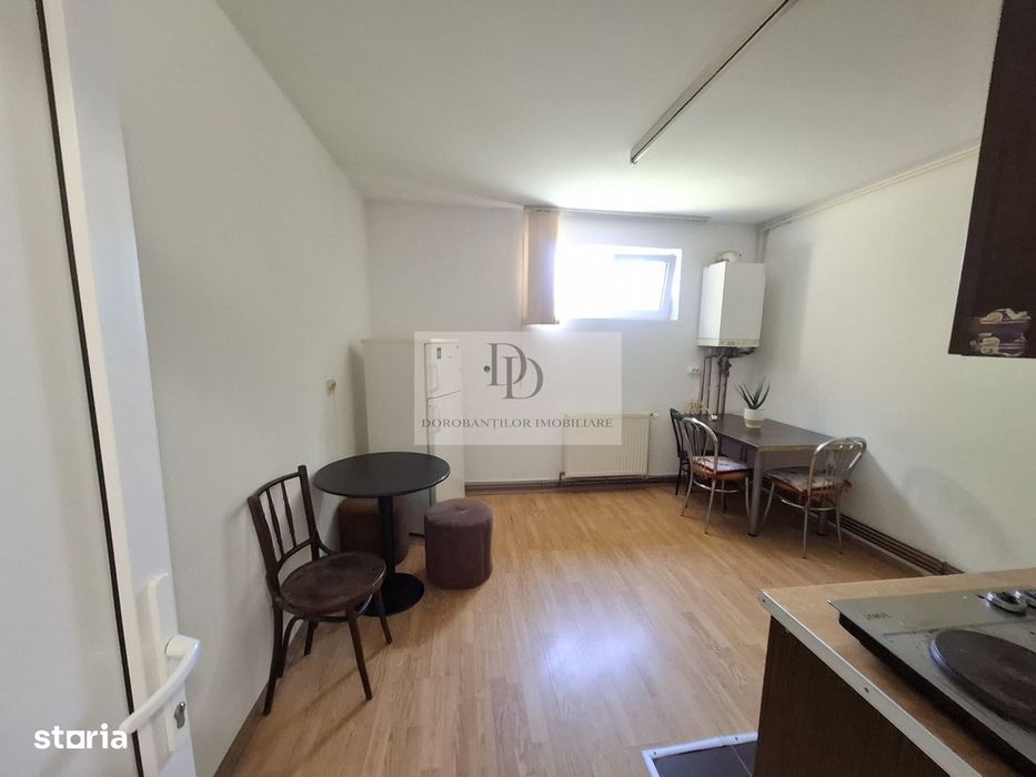 Apartament cu Potențial Investițional + Boxǎ | Zona Andrei Mureșanu