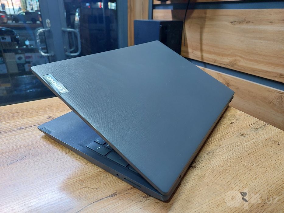 Ofisniy noutbuk Lenovo Holati ideal