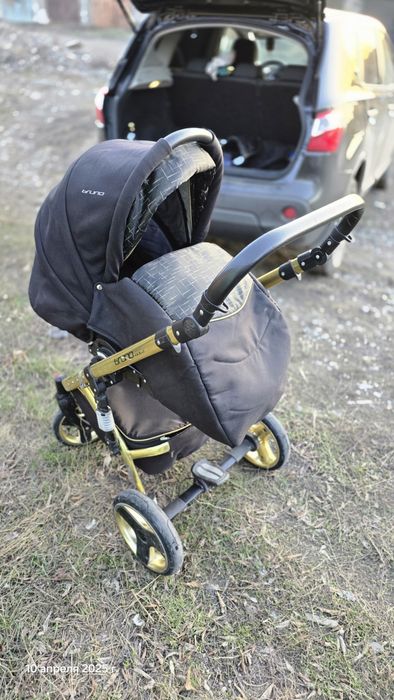 Продам детскую коляску 3 в 1