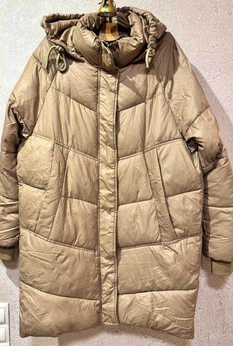 Продам куртку женскую