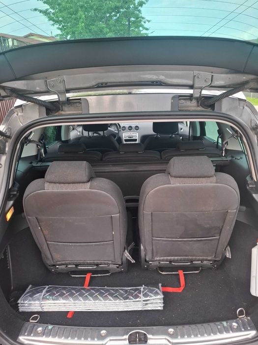 Vand peugeot 308 SW 13000 lei fix