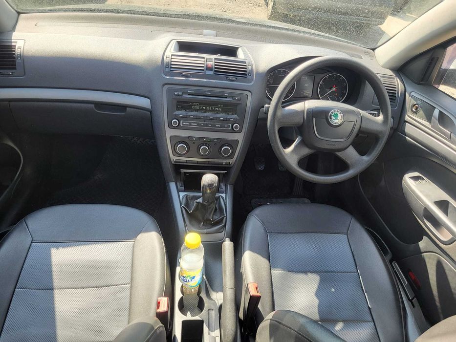 Dezmembram Skoda Octavia 2 2010 Usa fata dreapta /usa spate /motor