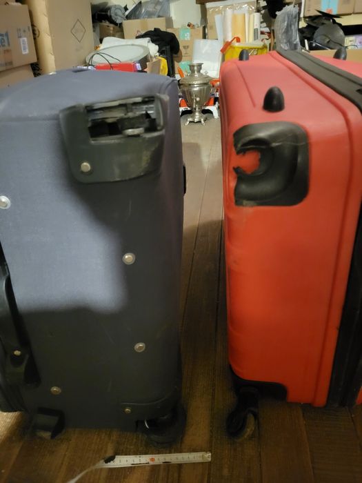 Продавам  куфари