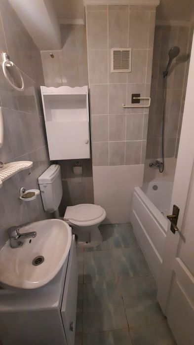 Garsoniera plus garaj de inchiriat