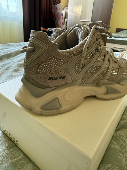 Обувки Guess Belluna