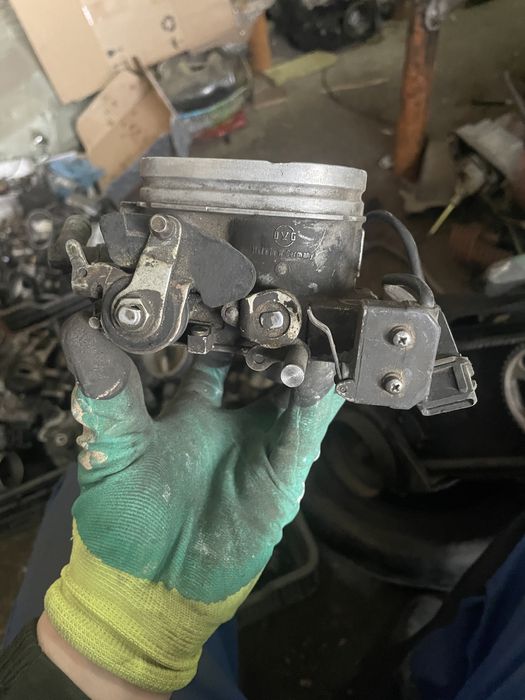 Дроссельная заслонка Ауди 100С4 2.3