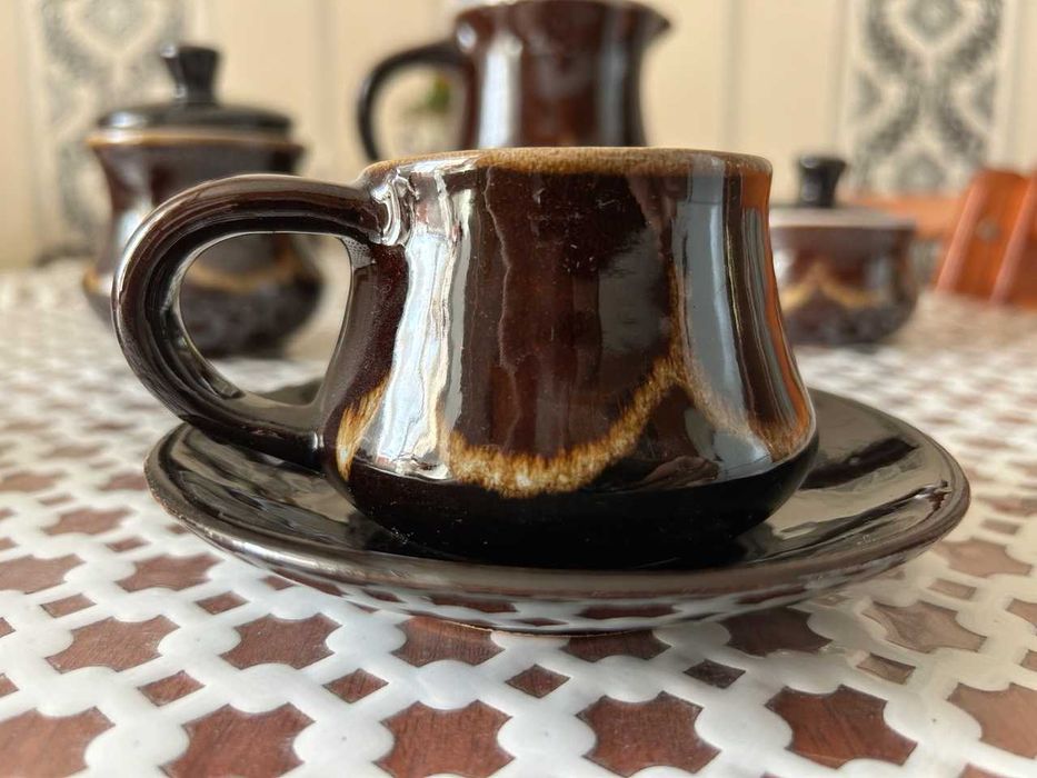 Сервиз темно-коричневый