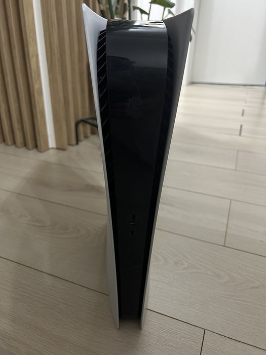 Ps5 digital cu o maneta