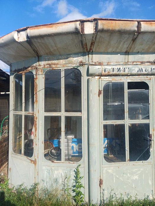 Метален търговски павилион