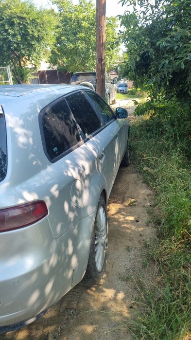 Vând alfa romeo 159