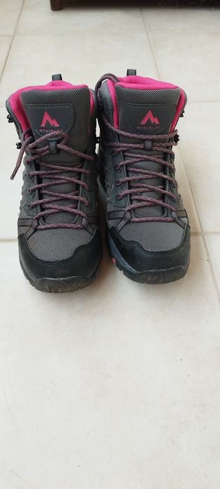 Туристически обувки