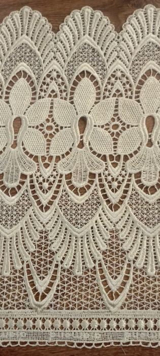 Кружево атласное 17 м.