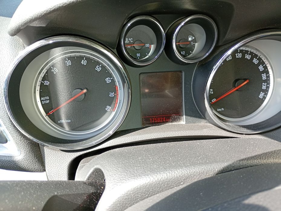 Vând Opel Mokka benzina