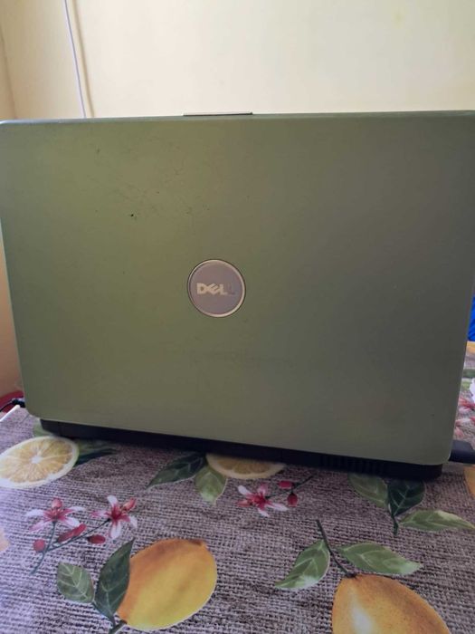 Продавам лаптоп DEEL 15 инча