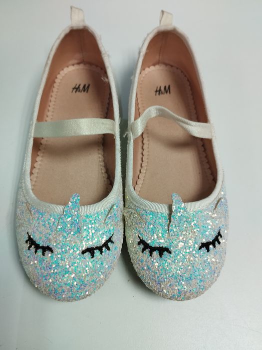 Лот балеринки, маратонки и сандали номер 30