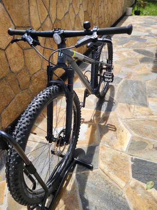 ISLABIKES CREIG 26 – bicicletă MTB copii 

Descriere:Vând bicicletă Islabikes Creig 26, model premium pentru copii/juniori,