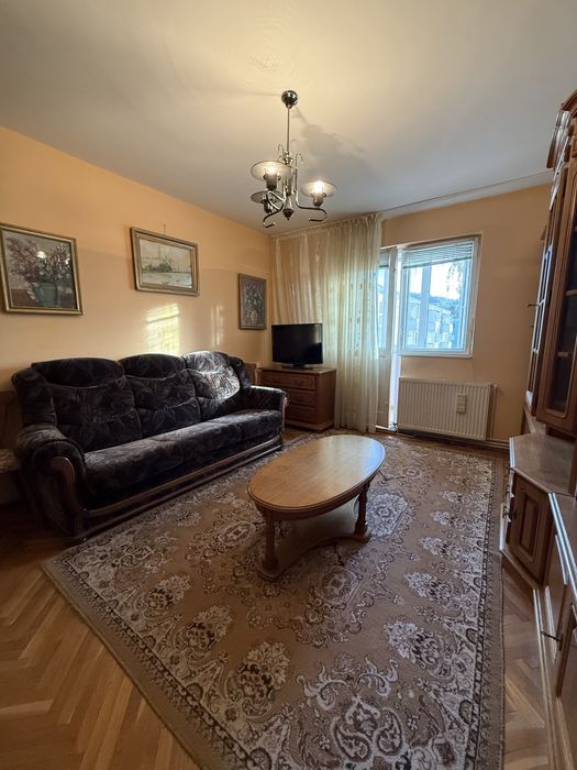 Apartament 3 camere, semidecomandat, etaj 3/4, parcare – Barbu Lăutaru, cartier Astra, Brașov