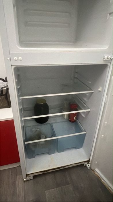 Холодильник ж/е айна