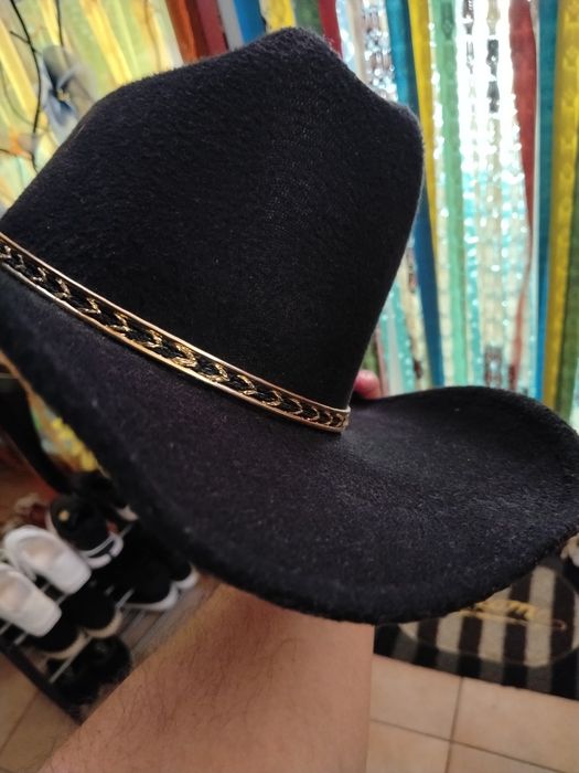 Vând pălărie cawboy originală