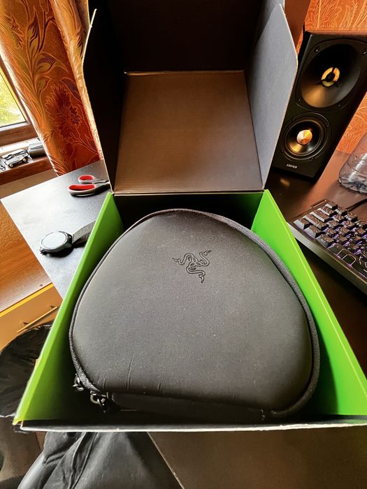 Razer Blackshark V2 + USB sound card - special edition • multi platform wired headset for esports