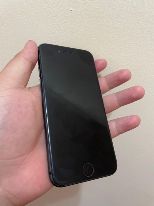 Продам айфон 8 в хорошем сост