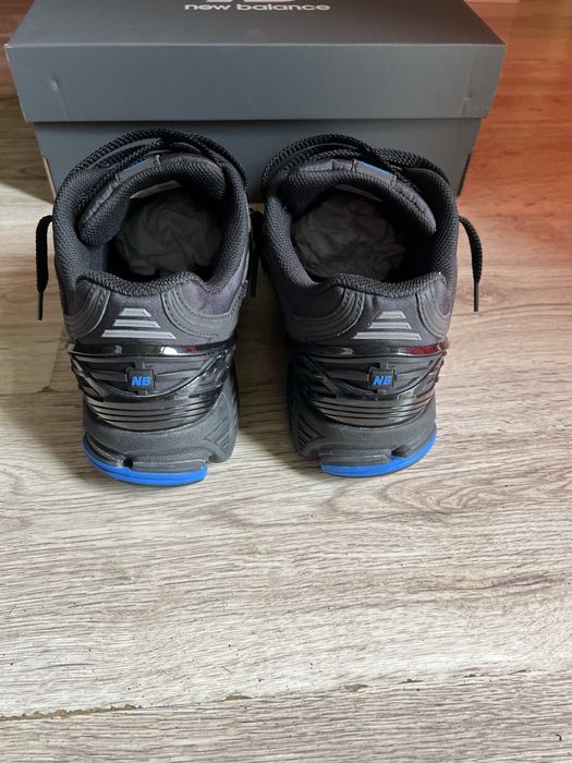 Vand adidași New Balance 1906R.