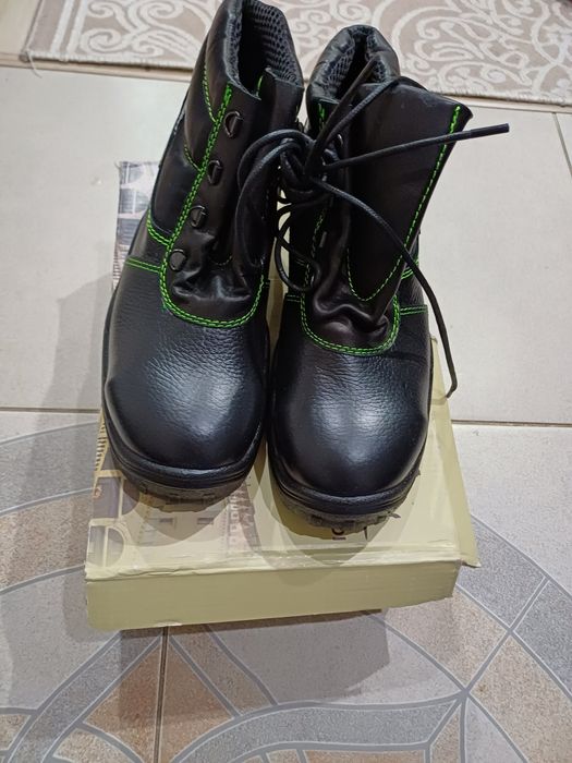 Продаю сапоги производственные