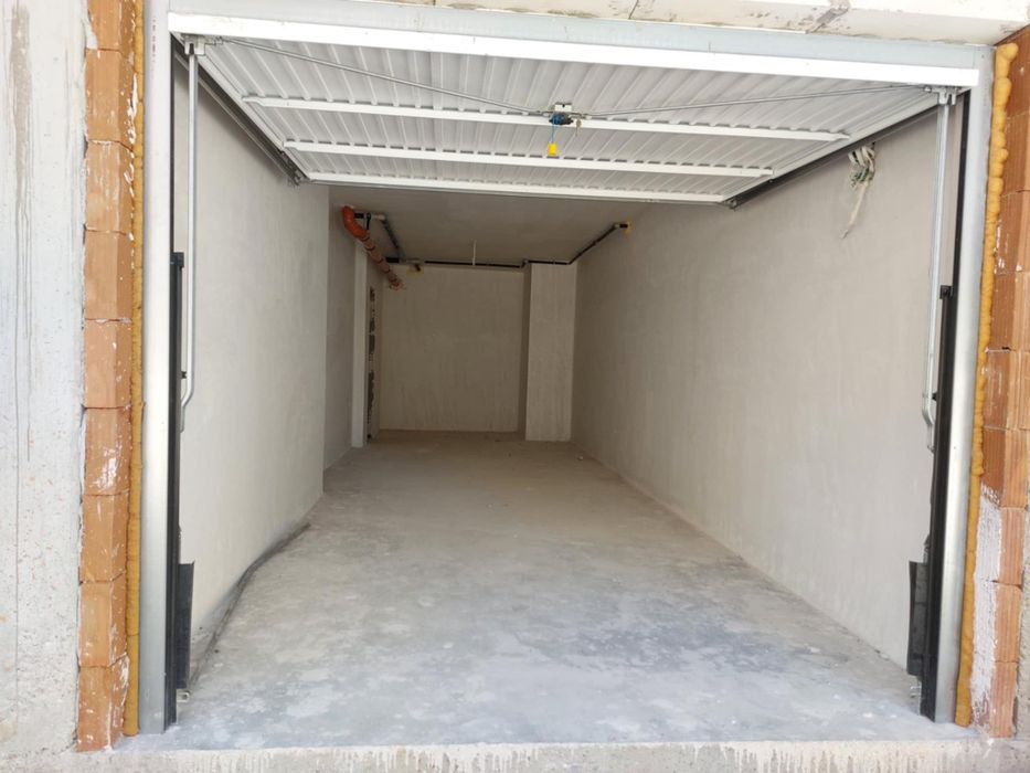 Дава се под наем Гараж / Паркомясто в Пловдив, Каменица 1 - 34 кв.м за 169.83 € - Снимка #2