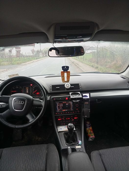 Vând sau schimb audi A4 b7 motor de 2 litri