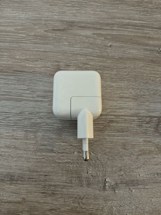 Оригинальная зарядка Apple