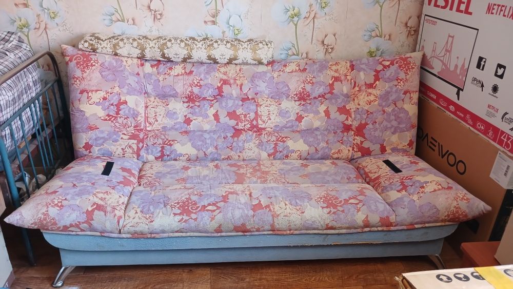Срочно продам диван