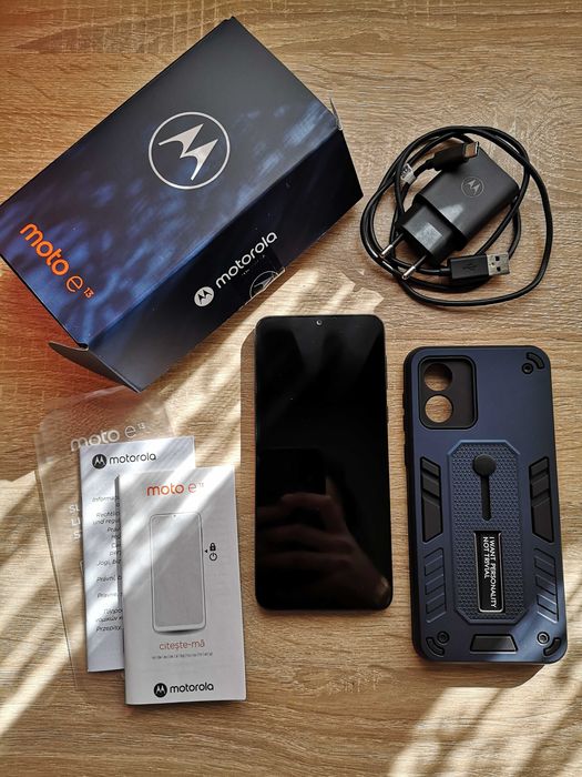 Смартфон Motorola Moto e13, 64GB, 2GB RAM, Cosmic Black - НОВ!