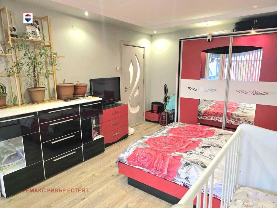 Продава се Двустаен апартамент в Русе, Родина 2 - 68 кв.м за 1803 €/кв.м - Снимка #11