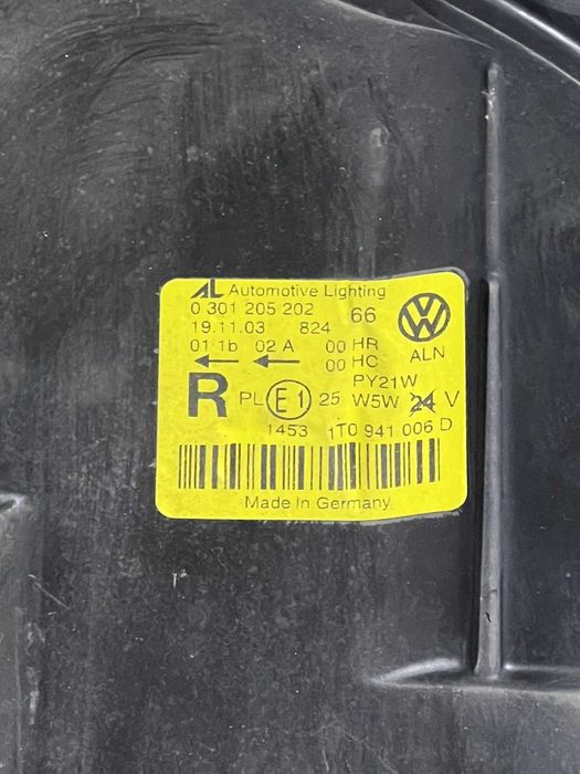 Десен фар за VW Touran / Фолксваген Тоуран 2005г