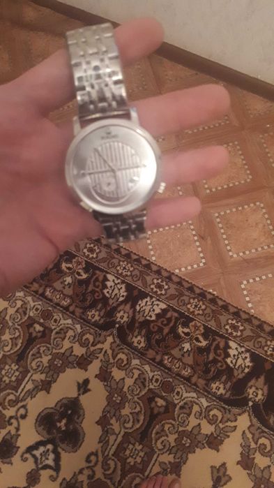 Часы новые наручные не доогорого