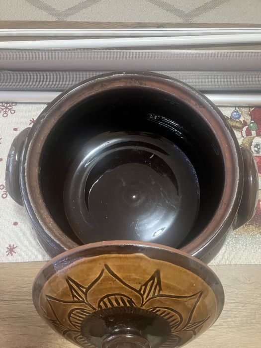 Глинен голям Гювеч