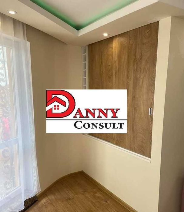 Едноетажна къща на две нива в центъра на гр. Лясковец