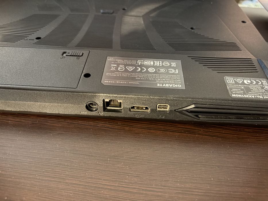 Геймърски лаптоп Gigabyte G5 MD