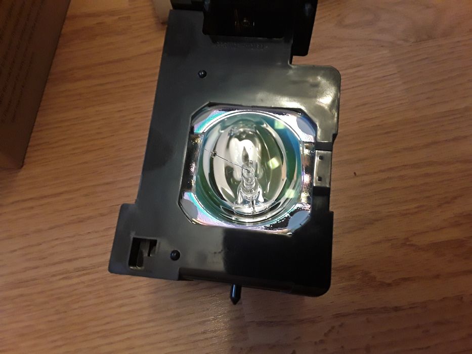 Proiector pentru Panasonic model TY-LA2006  pret 150ei fix nu negociez