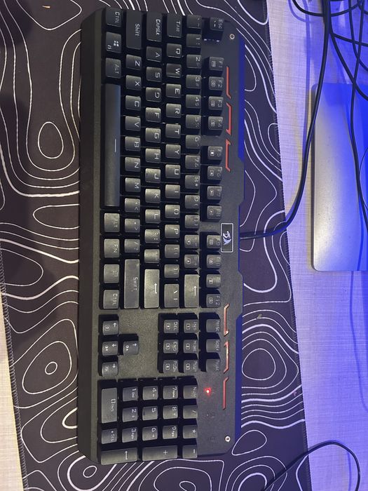 Механична клавиятура red dragon varuna K559 RGB 100%