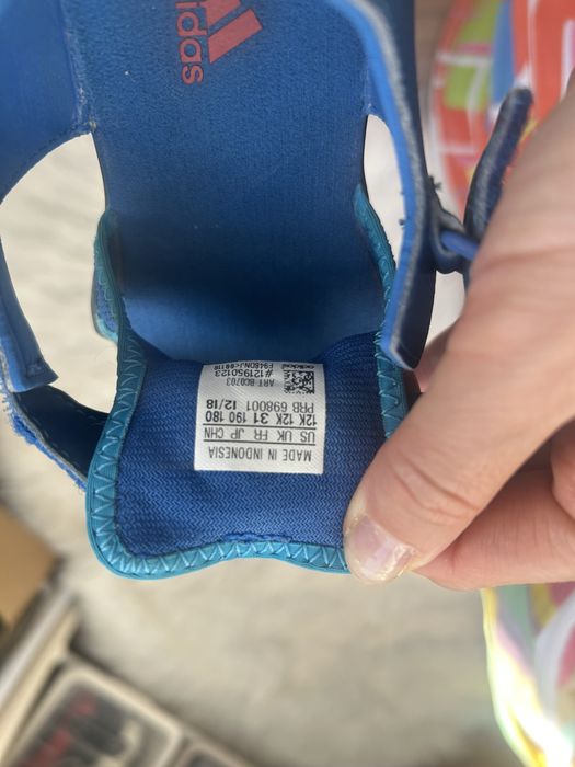 Сандалии adidas оригинальные, 31 размера