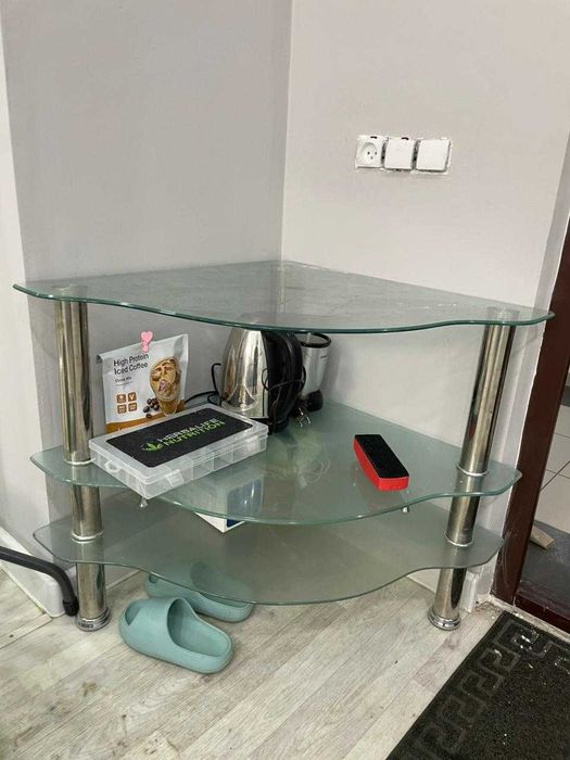 продам стеклянную полку в отличном состоянии