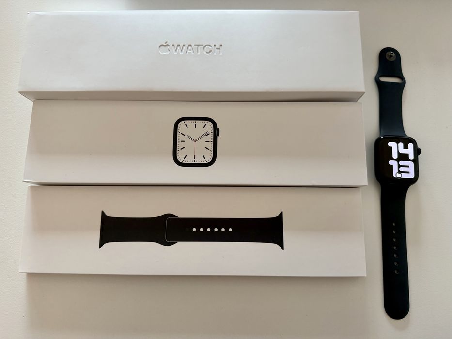 Apple Watch Series 7 (GPS, 45mm, black)
