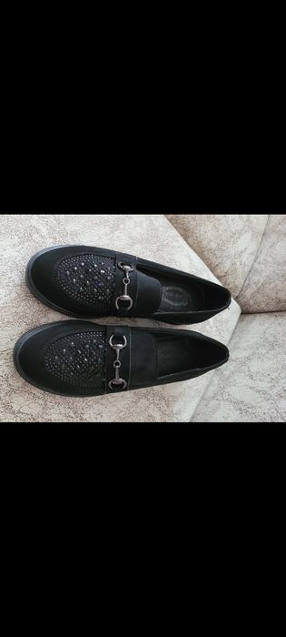 Продам босоножки.