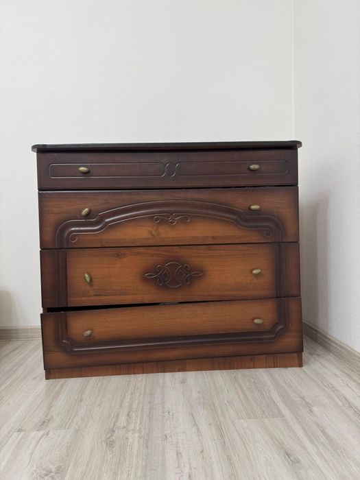 Продам комод            .