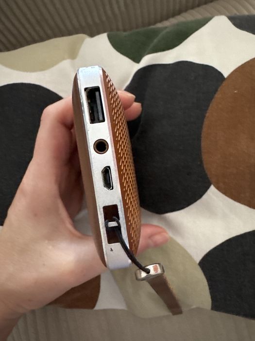 Bluetooth-колонка Harman Kardon.
