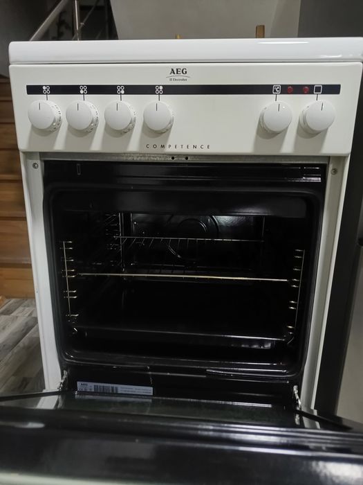 Aragaz Electric AEG Competence – Plită Vitroceramică, Stare Impecabilă