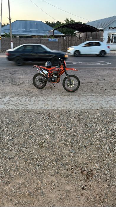 Мотоцикл индуро продаю срочно