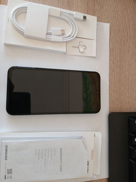 ПРОДАВАМ Samsung galaxy M15 В ГАРАНЦИЯ до май 2026г.